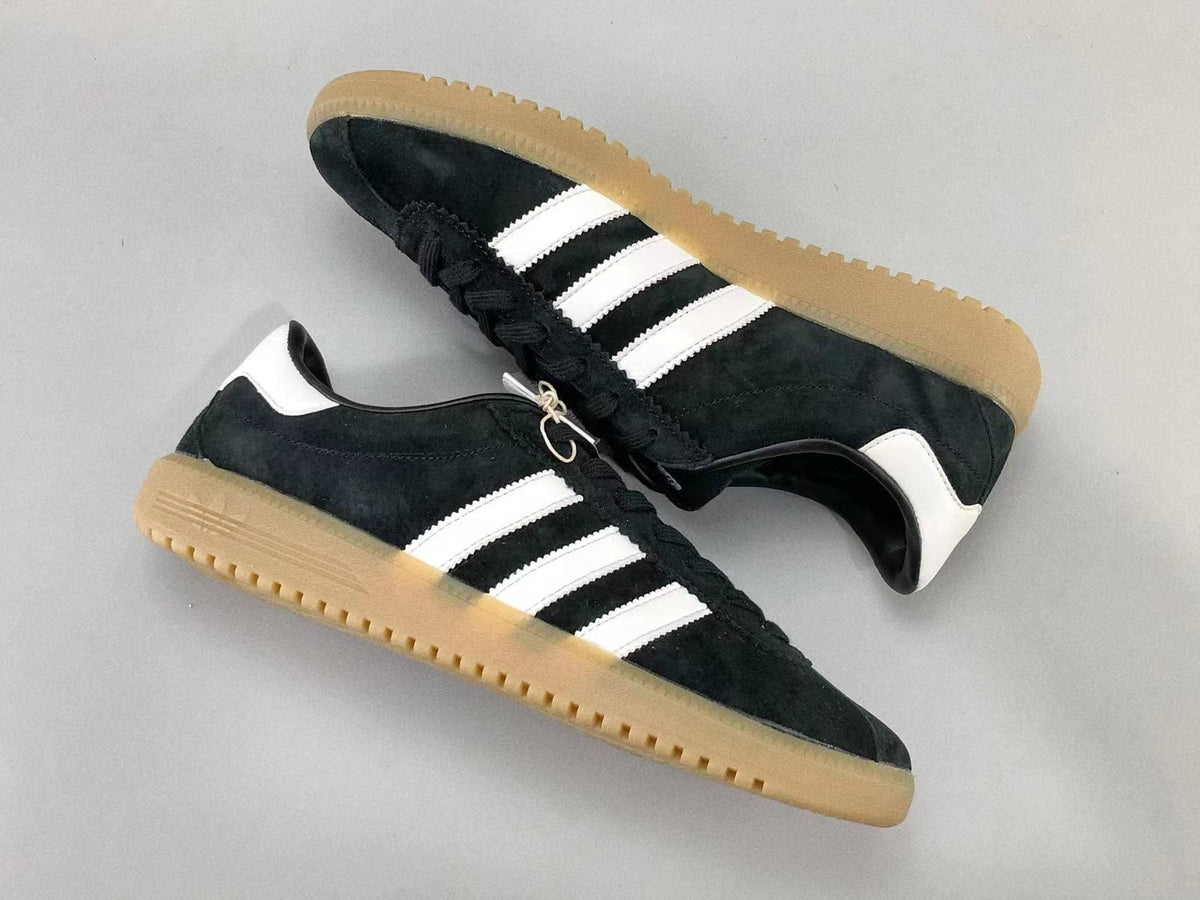 Adidas Originals Bermuda 'Carbon Off White' | Banlieue91