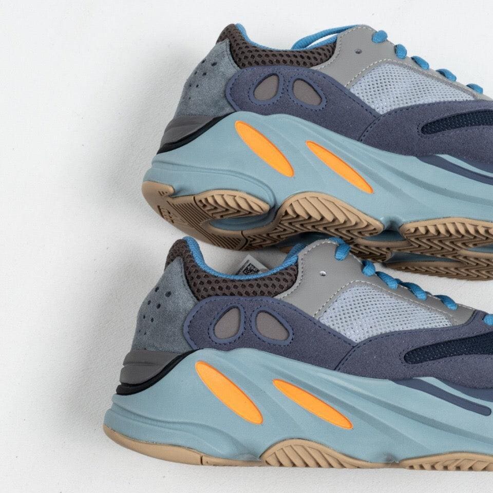 Adidas Yeezy Boost 700 'Carbon Blue' | Banlieue91