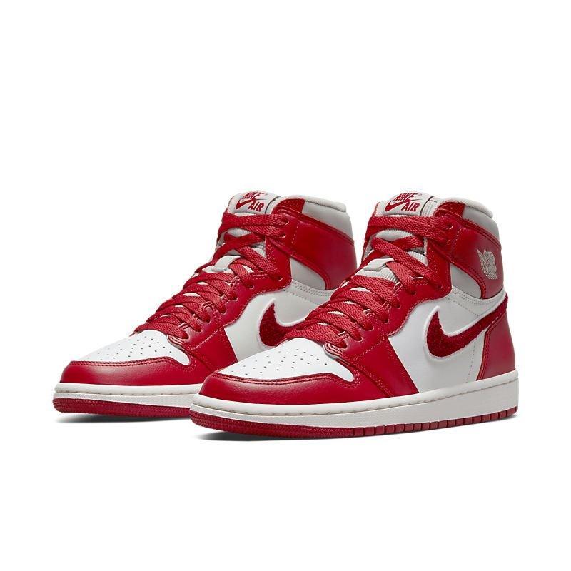 Air Jordan 1 High 'Varsity Red' - Banlieue91