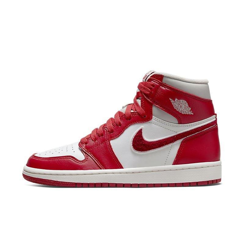 Air Jordan 1 High 'Varsity Red' - Banlieue91