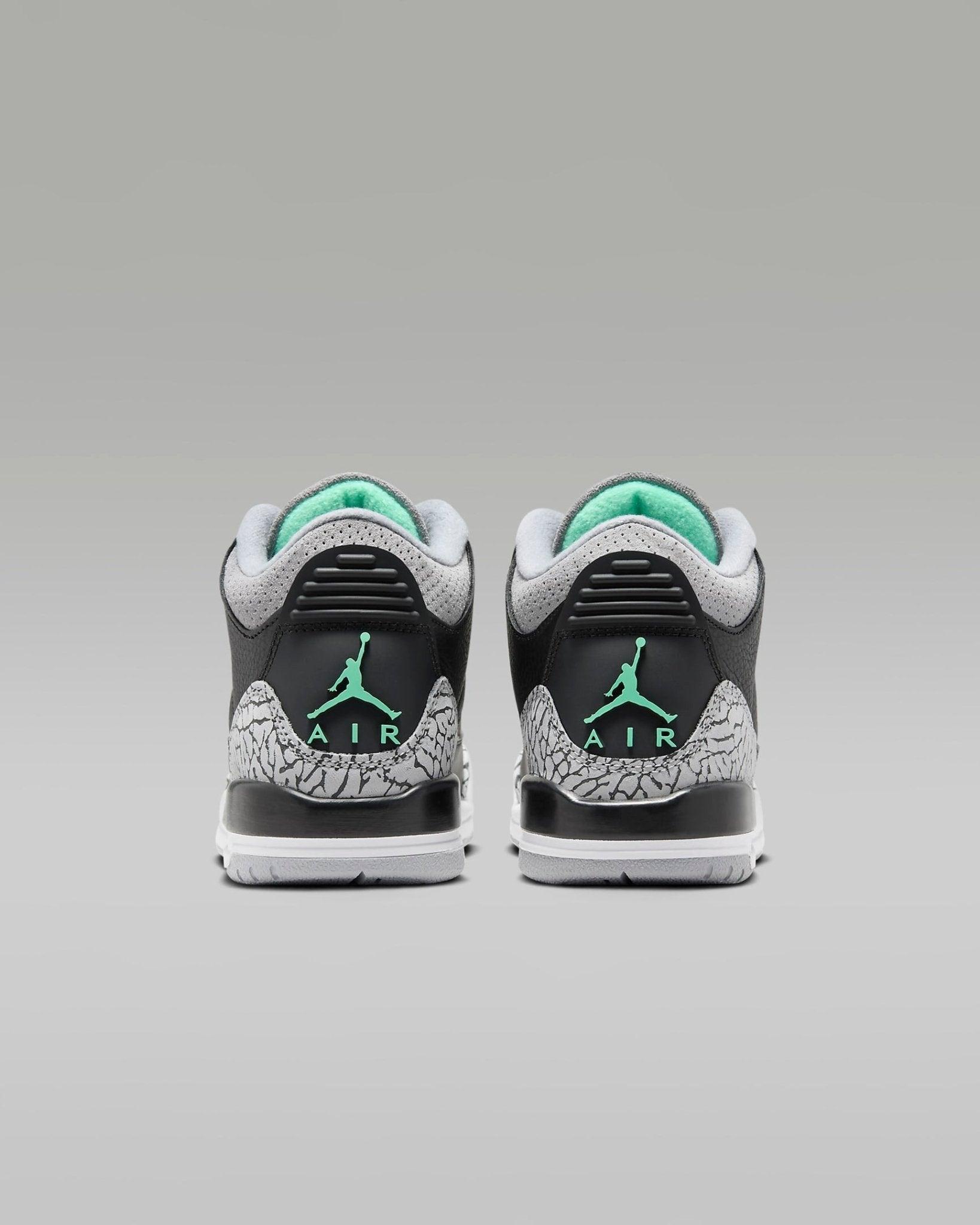 Air Jordan 3 Retro "Green Glow" - Banlieue91