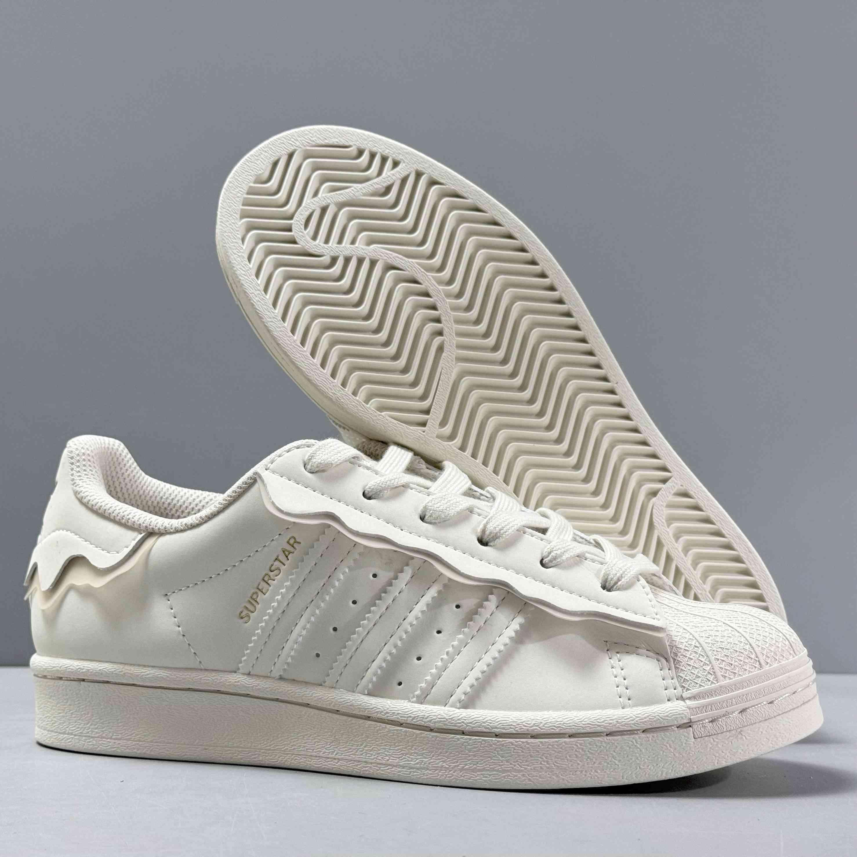 Adidas Superstar 'Light Brown' - Banlieue91