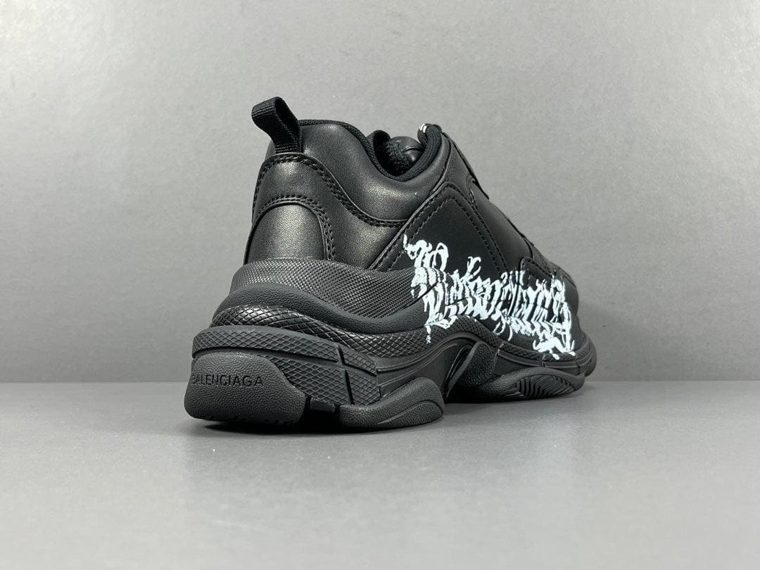 BALENCIAGA TRIPLE S SNEAKER | Banlieue91