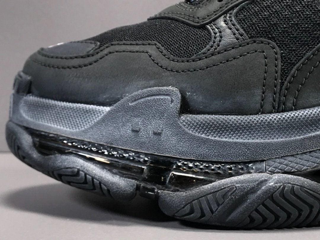 BALENCIAGA TRIPLE S SNEAKER | Banlieue91
