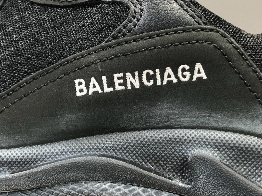 BALENCIAGA TRIPLE S SNEAKER | Banlieue91