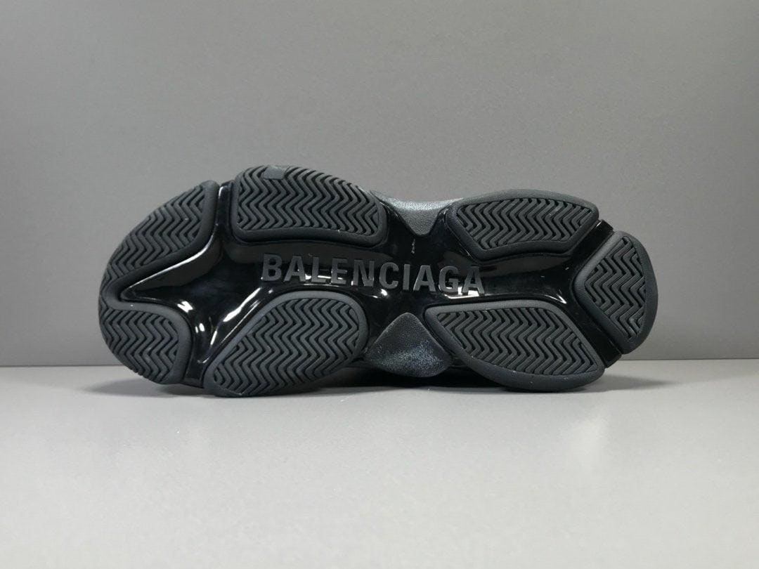 BALENCIAGA TRIPLE S SNEAKER | Banlieue91