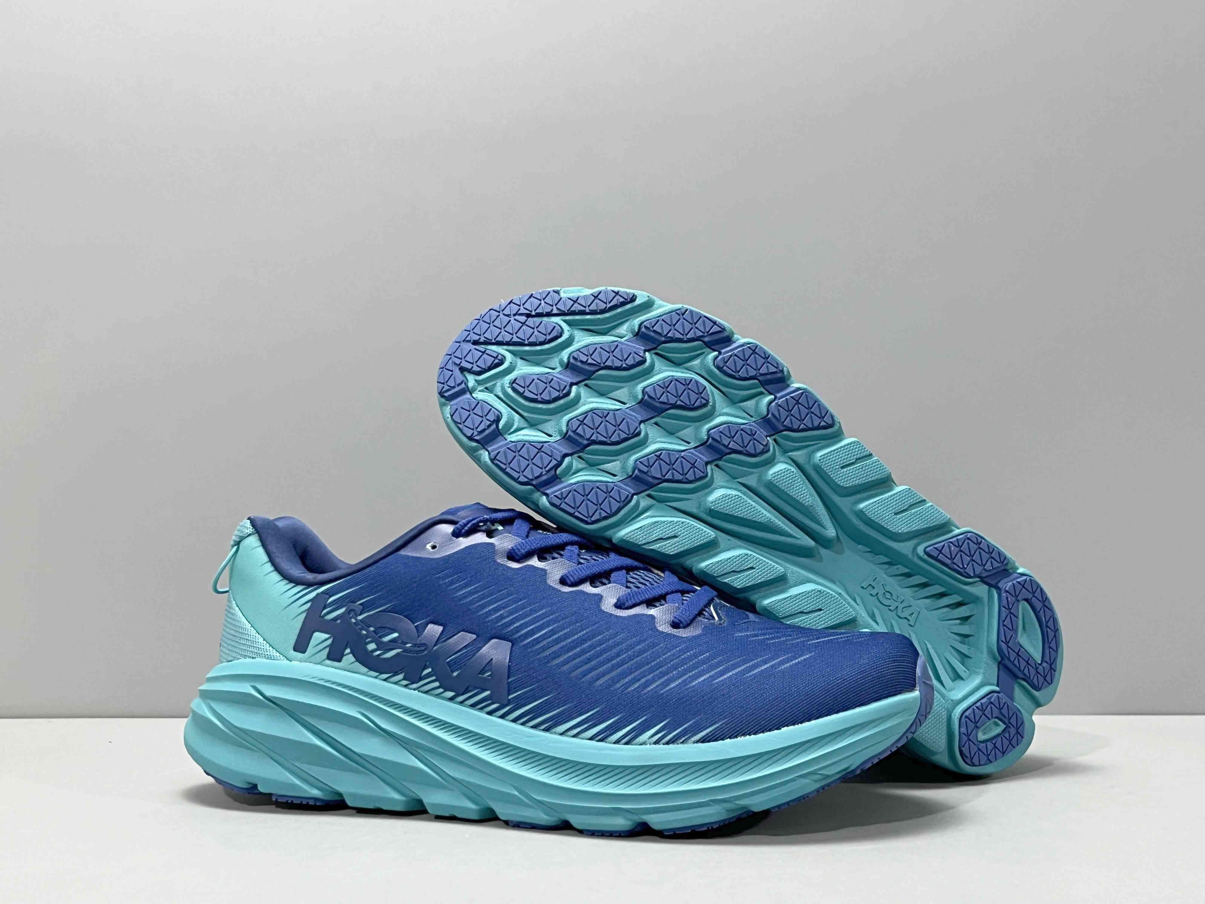 Hoka One One Clifton 8 'Bellwether Blue Scuba Blue' - Banlieue91