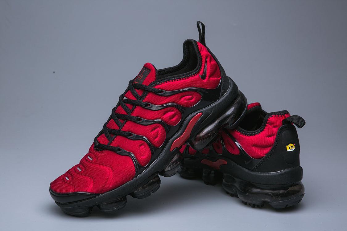 Nike Air VaporMax Plus 'University Red Black' - Banlieue91