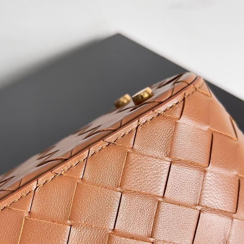 Bottega Veneta Small Vanity Case On Strap | Banlieue91