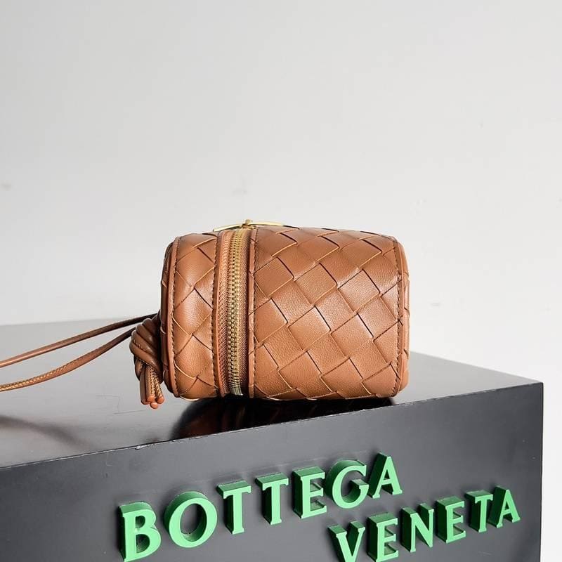 Bottega Veneta Small Vanity Case On Strap | Banlieue91