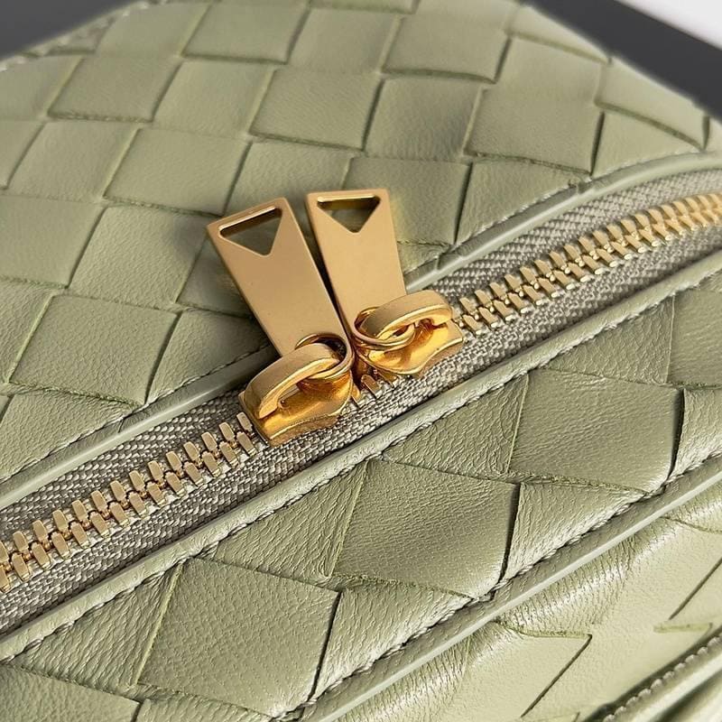 Bottega Veneta Small Vanity Case On Strap | Banlieue91