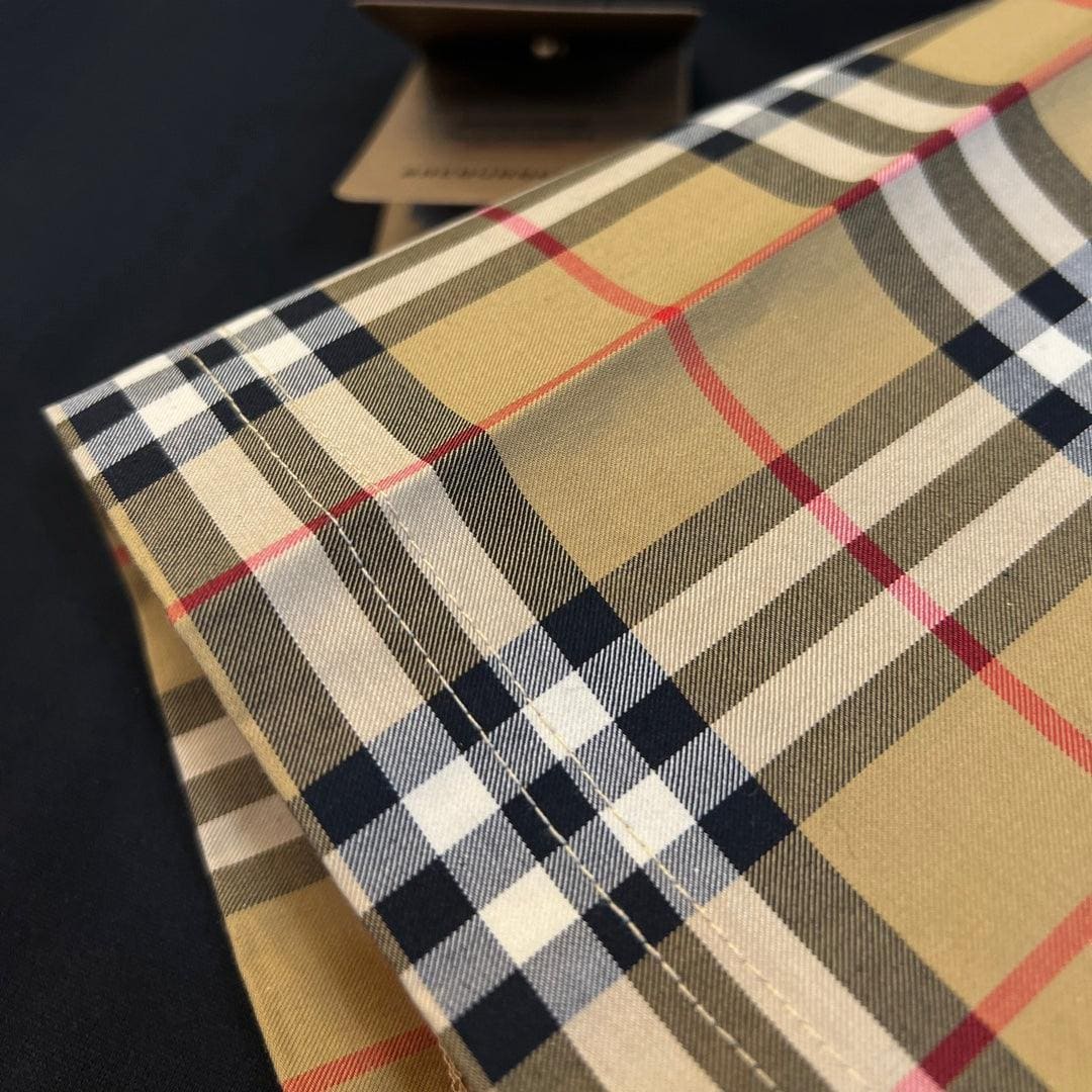 Burberry T-Shirt Without Collar 'Black & Beige' | Banlieue91