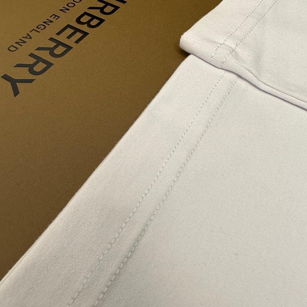Burberry T-Shirt Without Collar 'White & Beige' - Luxury Casual Elegance | Banlieue91