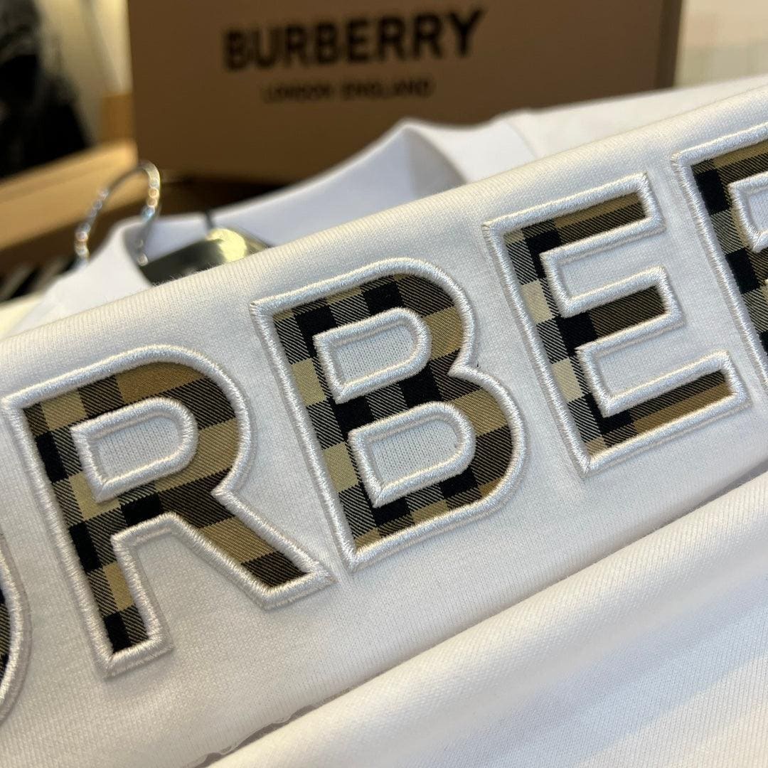 Burberry T-Shirt Without Collar 'White & Gold' | Banlieue91