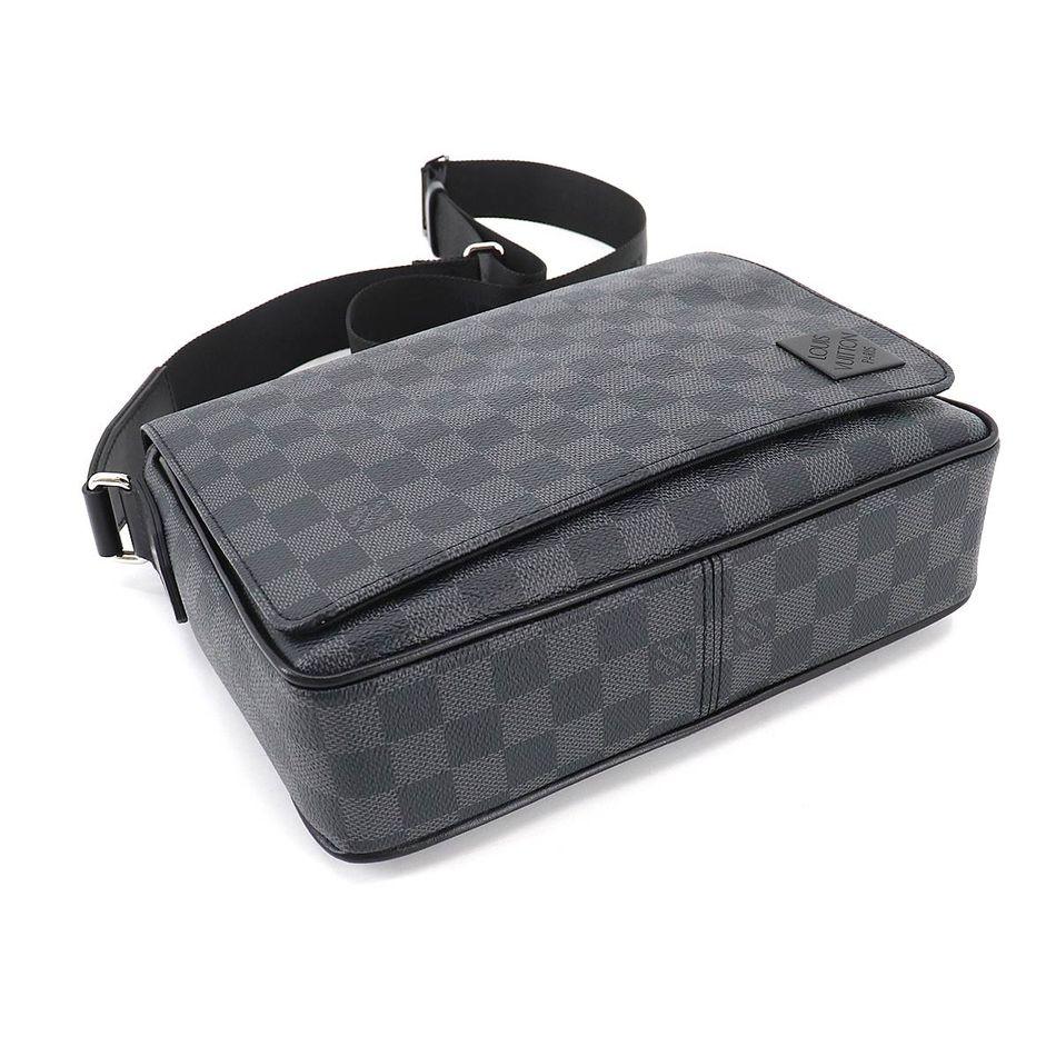 Louis Vuitton Damier Graphite District PM NV3 Shoulder Bag Black - Banlieue91