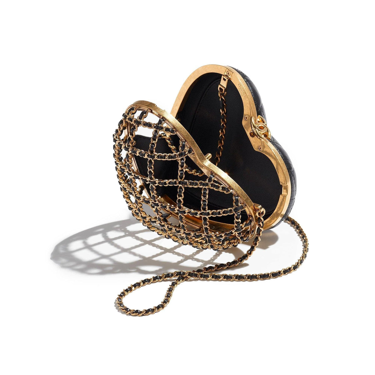 Chanel 2023 CC Heart Minaudiere Bag | Banlieue91