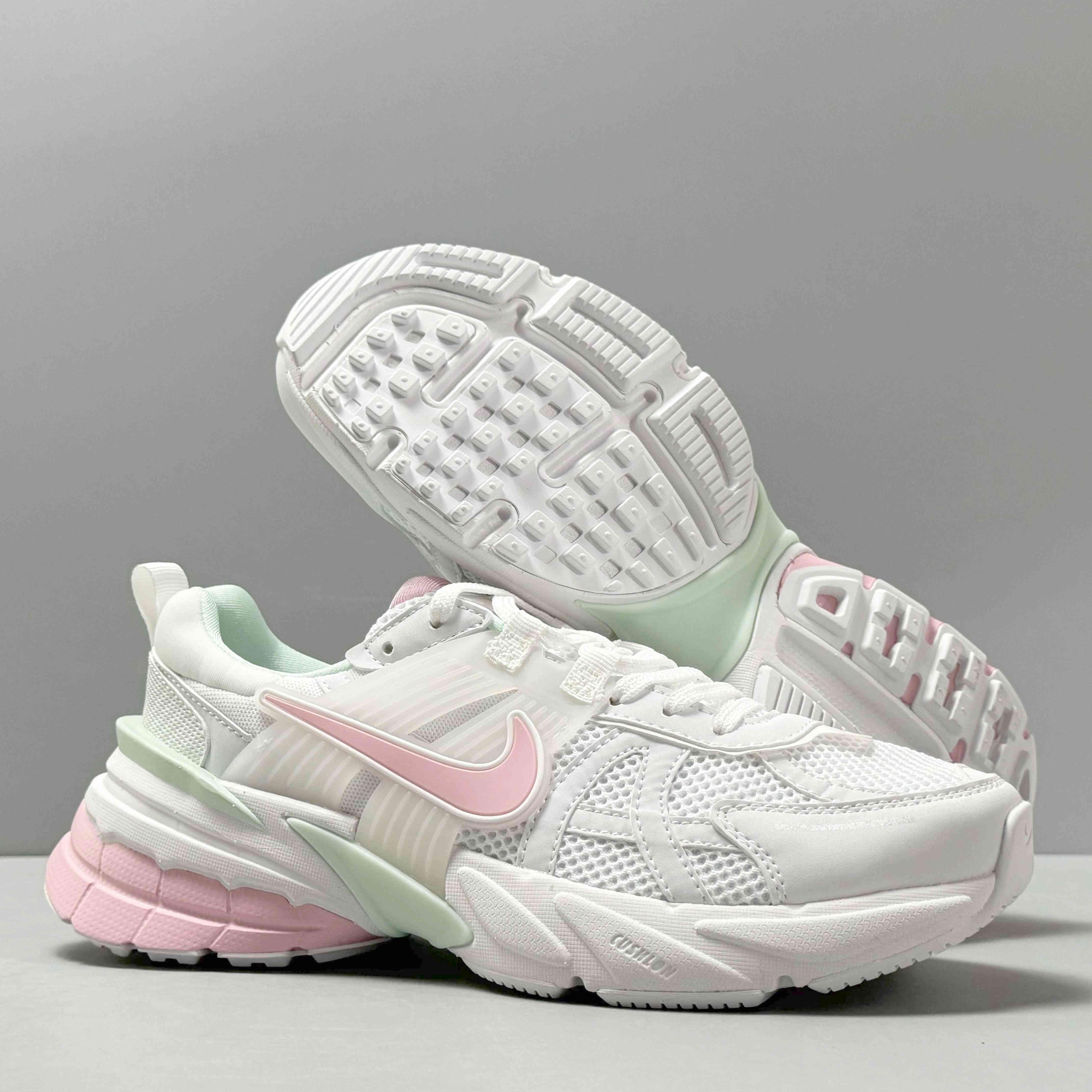 Nike V2K Run 'Pink' - Banlieue91