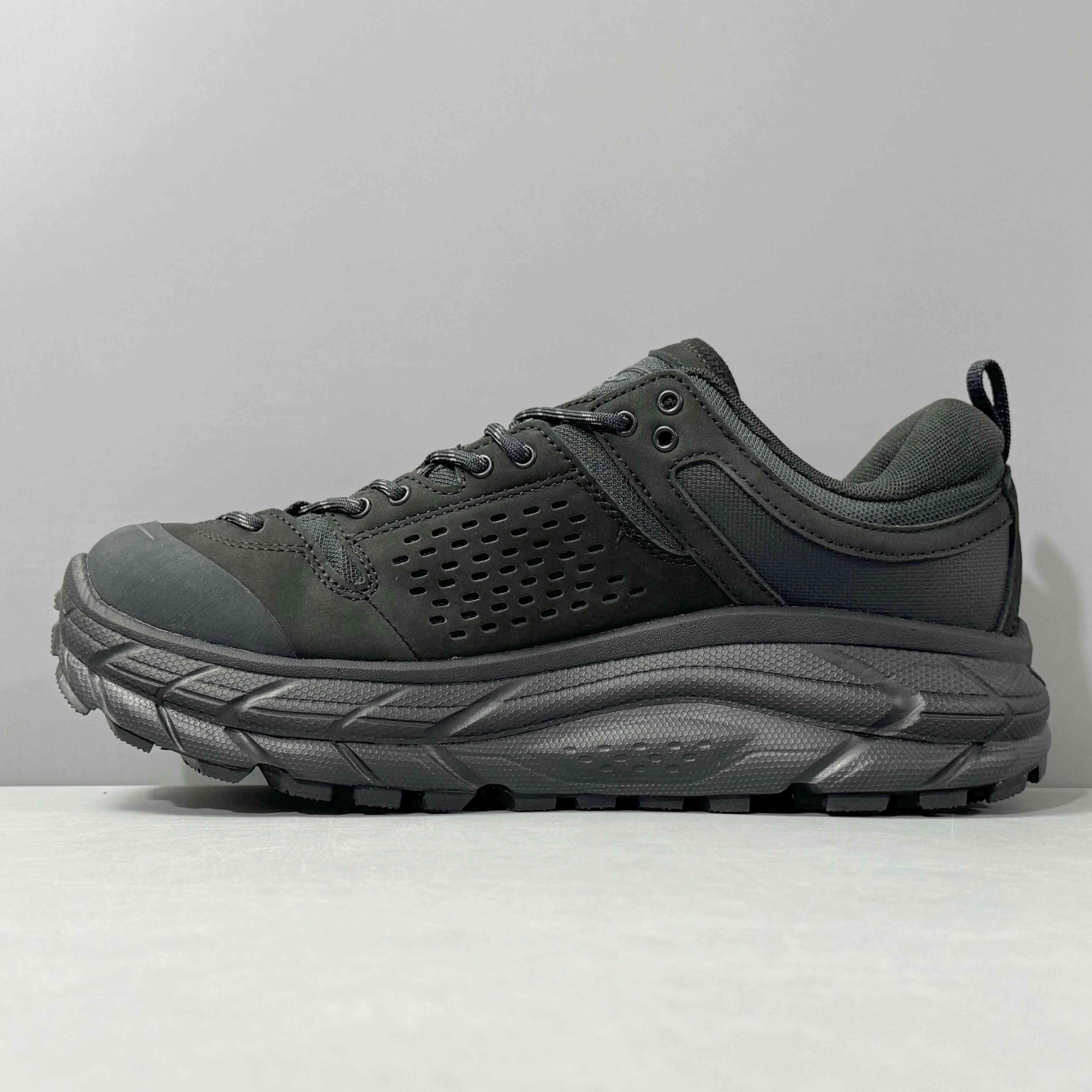 Hoka One One Tor Ultra Low 'Black' - Banlieue91