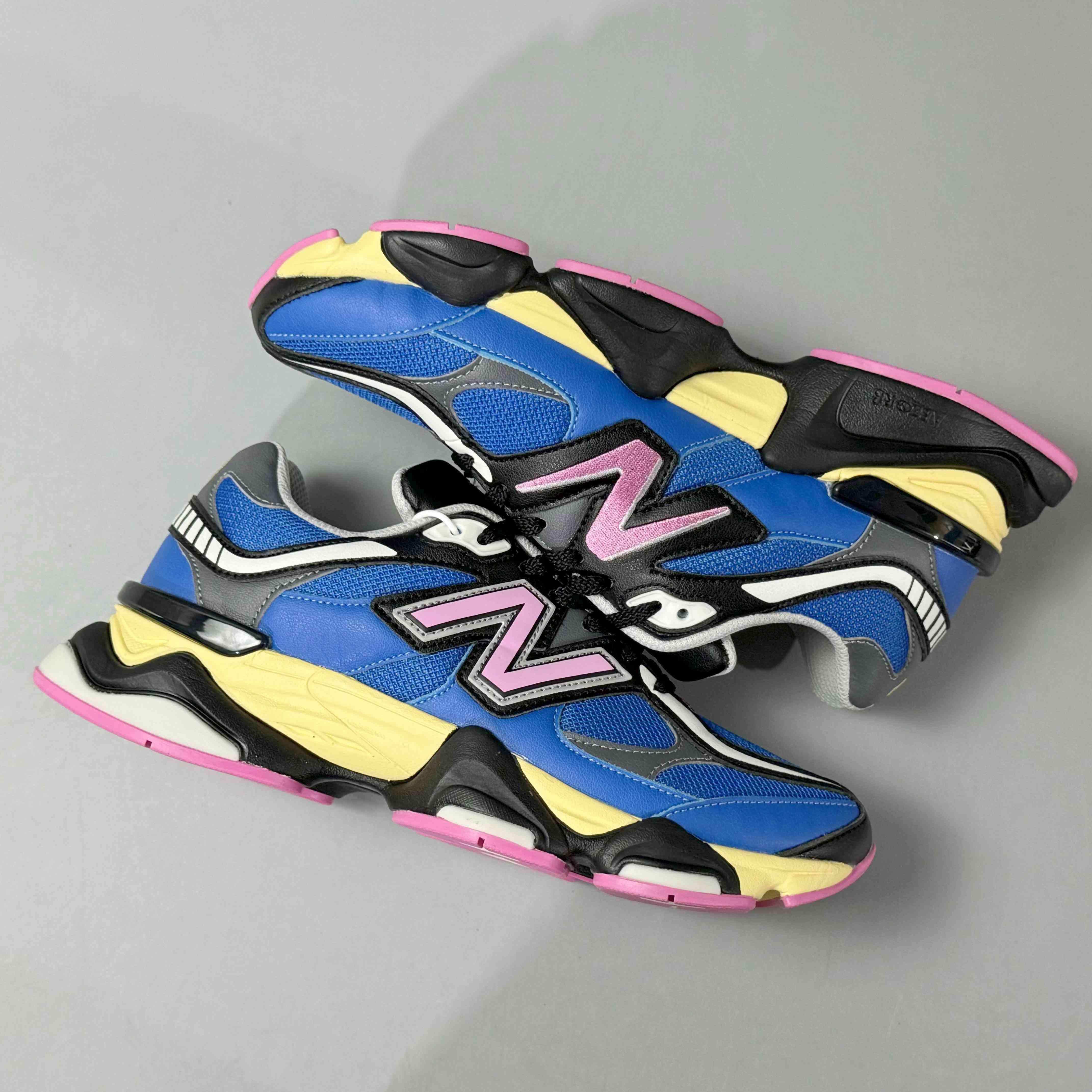 New Balance 9060 'Blue Oasis Real Pink' - Banlieue91