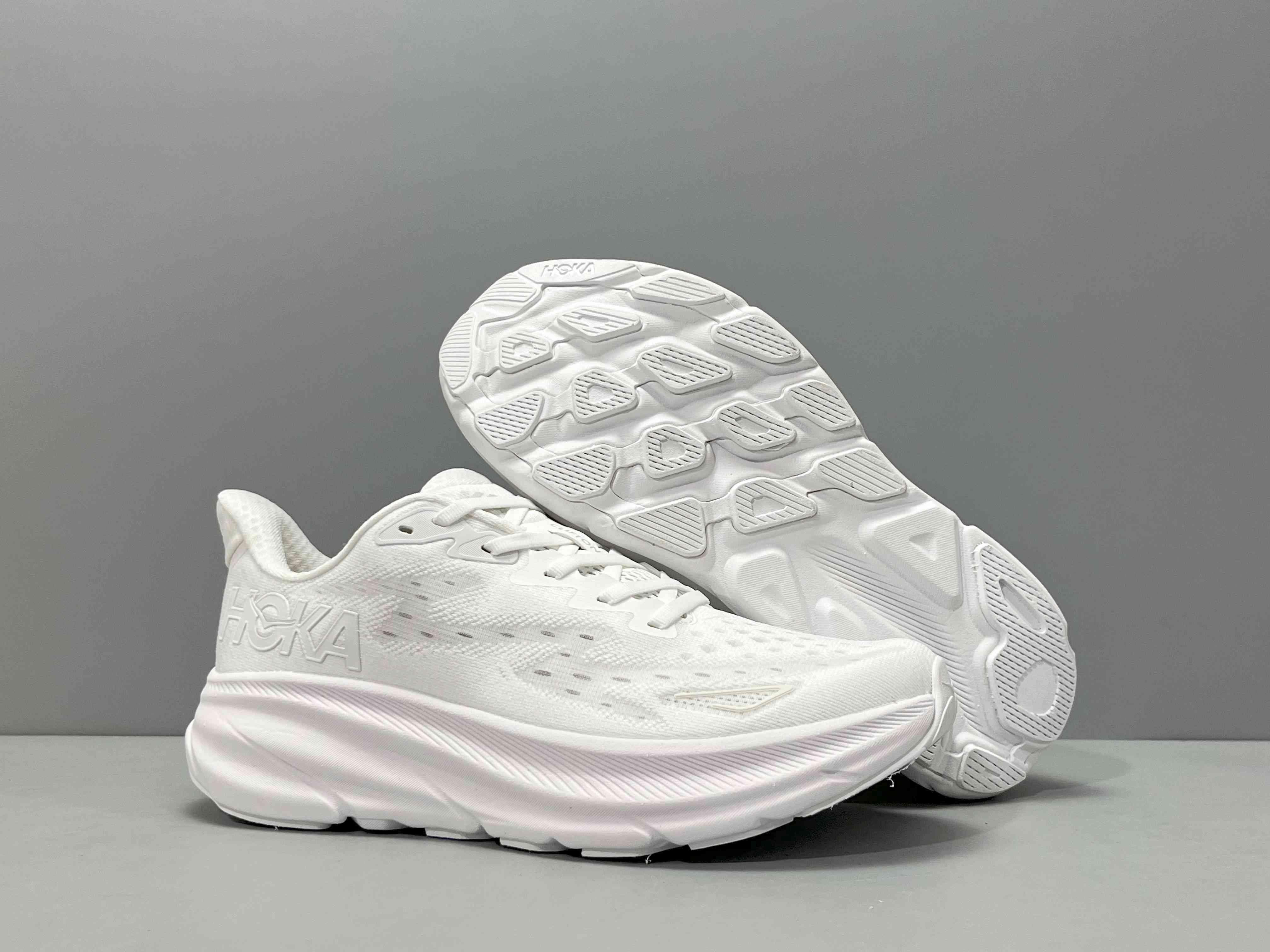 Hoka One One Clifton 9 'White' - Banlieue91