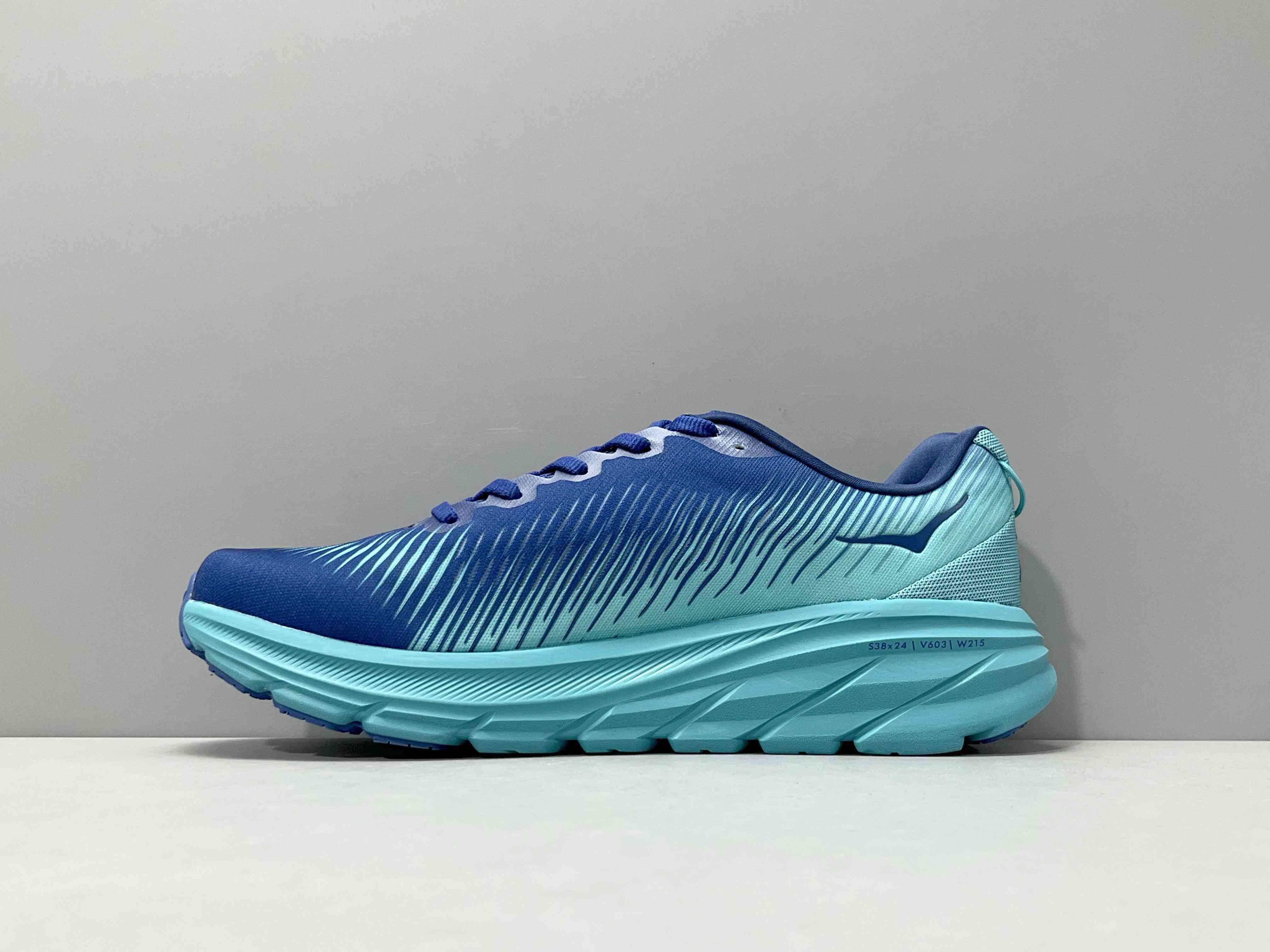 Hoka One One Clifton 8 'Bellwether Blue Scuba Blue' - Banlieue91