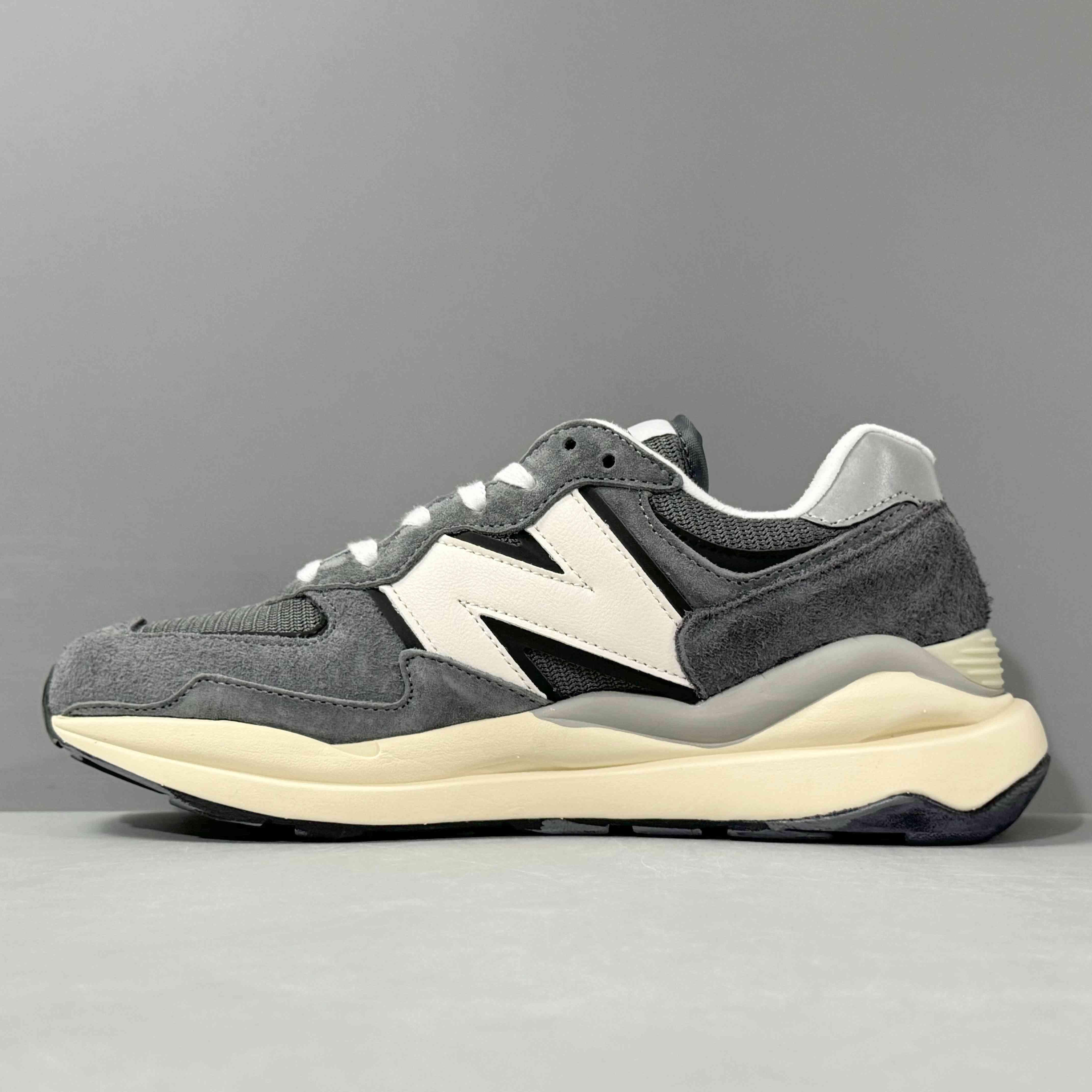 New Balance 57/40 'Vintage Dark Grey White' - Banlieue91