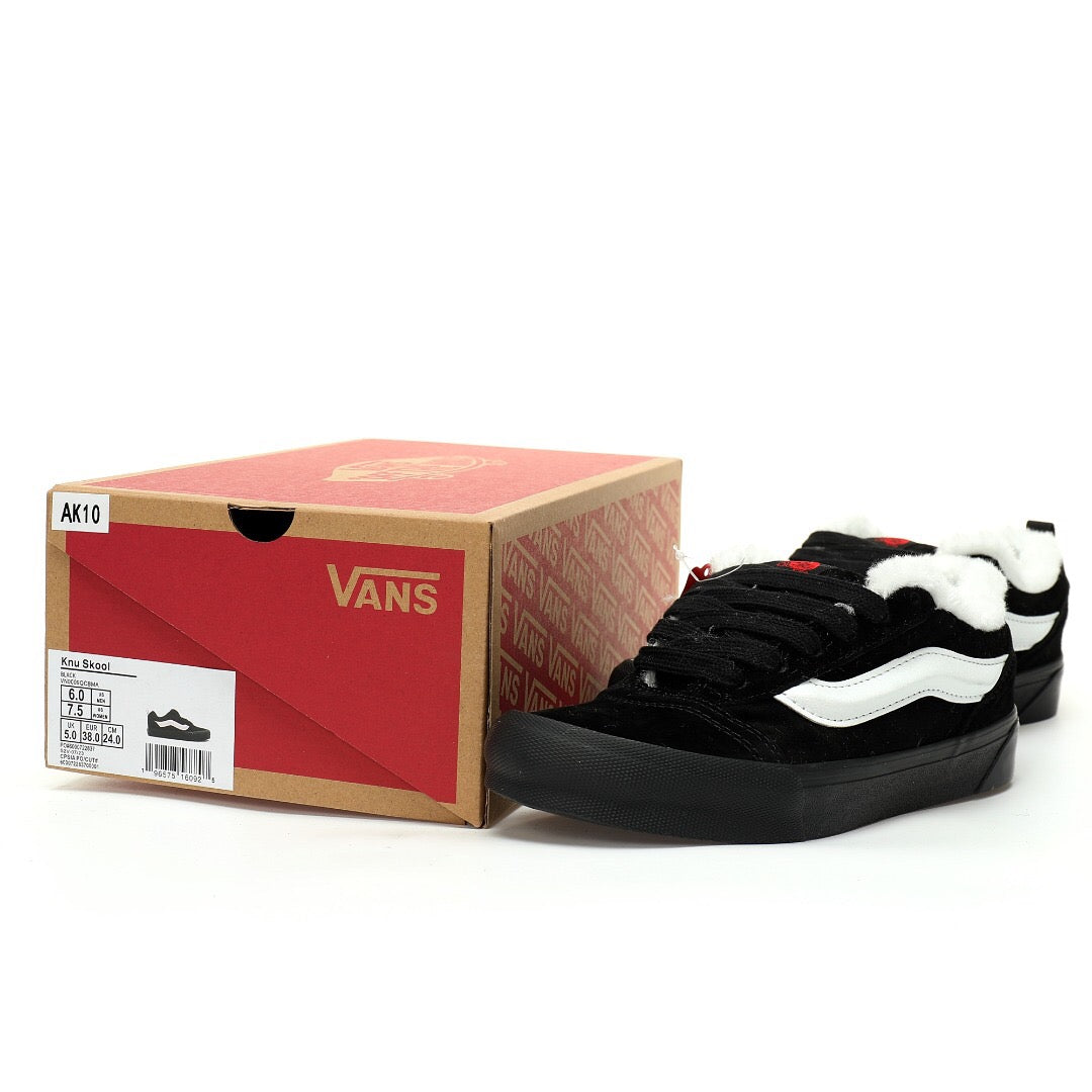 Vans Vault Knu-Skool VR3 LX "Black/White"