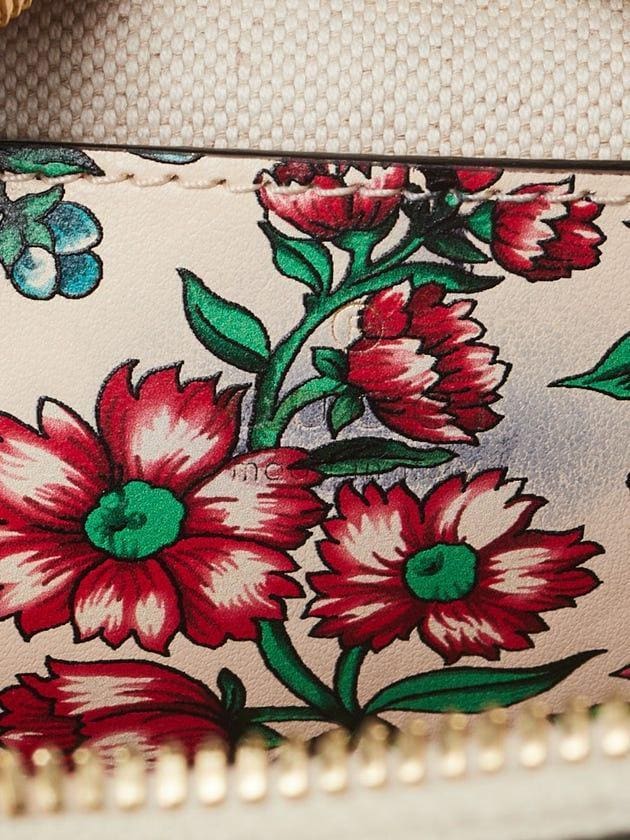 Gucci Brit Roses Print Quilted Leather Interlocking G Mini Heart Crossbody Bag | Banlieue91