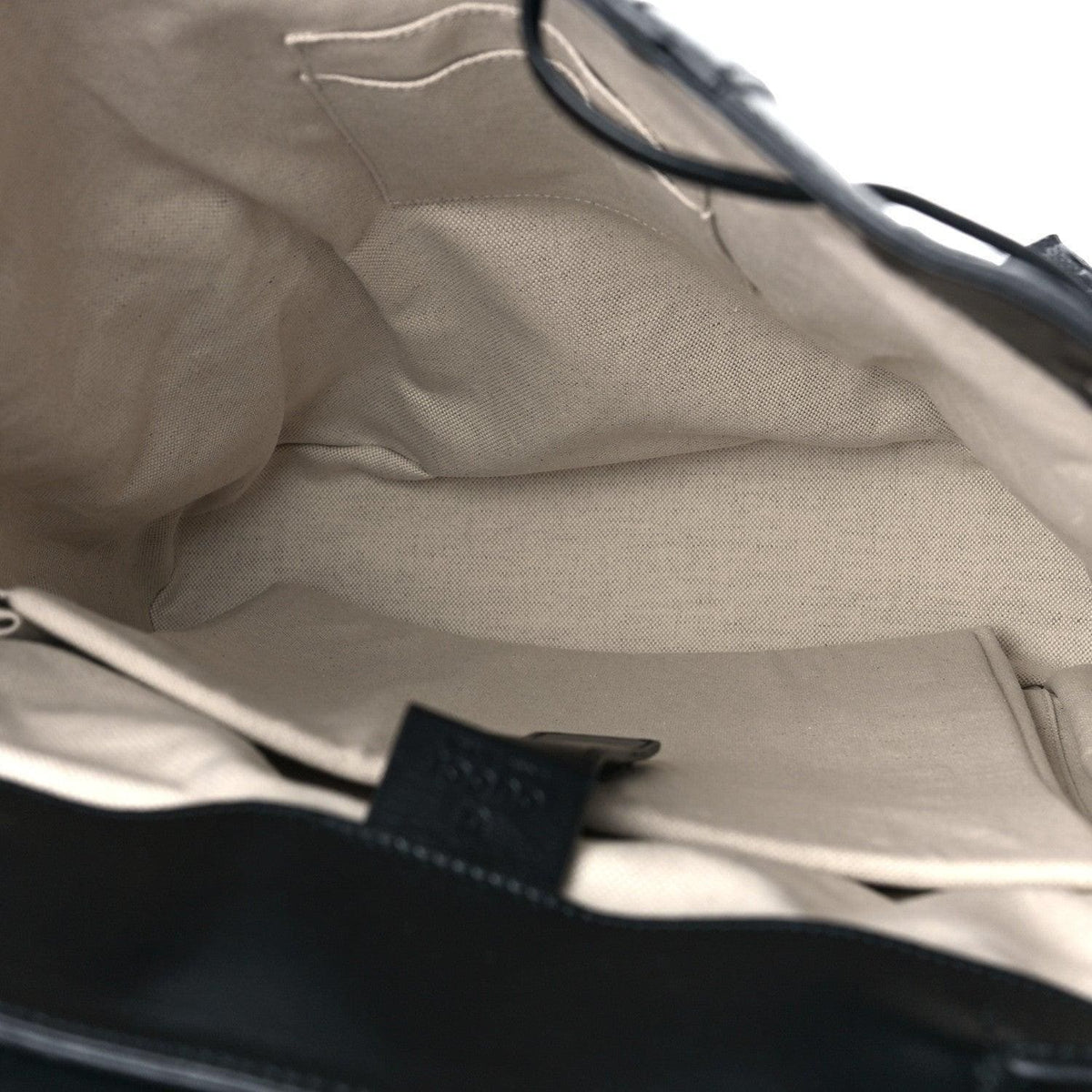 Gucci Calfskin GG Tennis Embossed Double Buckle Backpack Black | Banlieue91