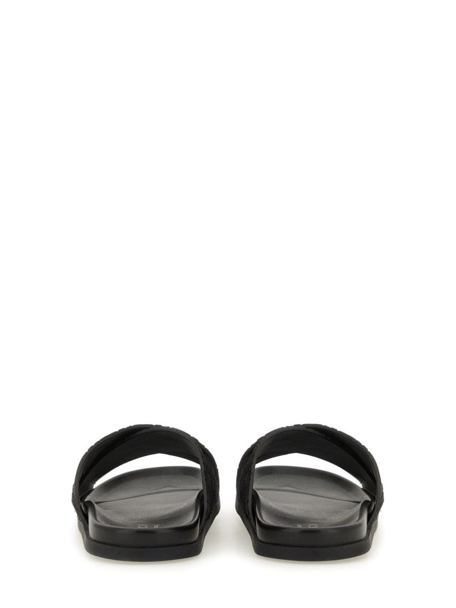 GUCCI Men's GG Pattern Slider Sandals - Stylish Comfort for Spring/Summer 2025, Made in Italy | Banlieue91