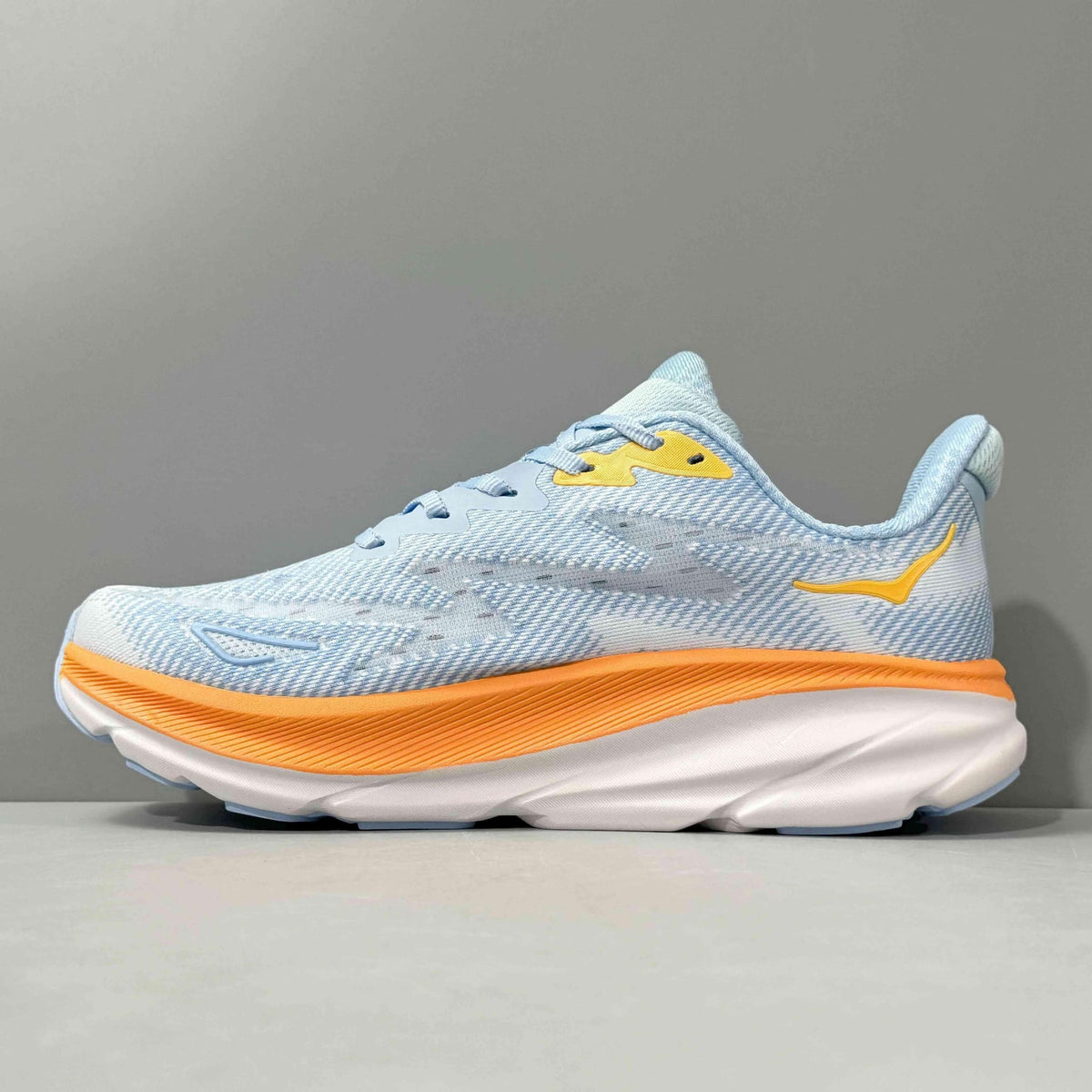 Hoka One One Clifton 9 'Airy Blue' | Banlieue91