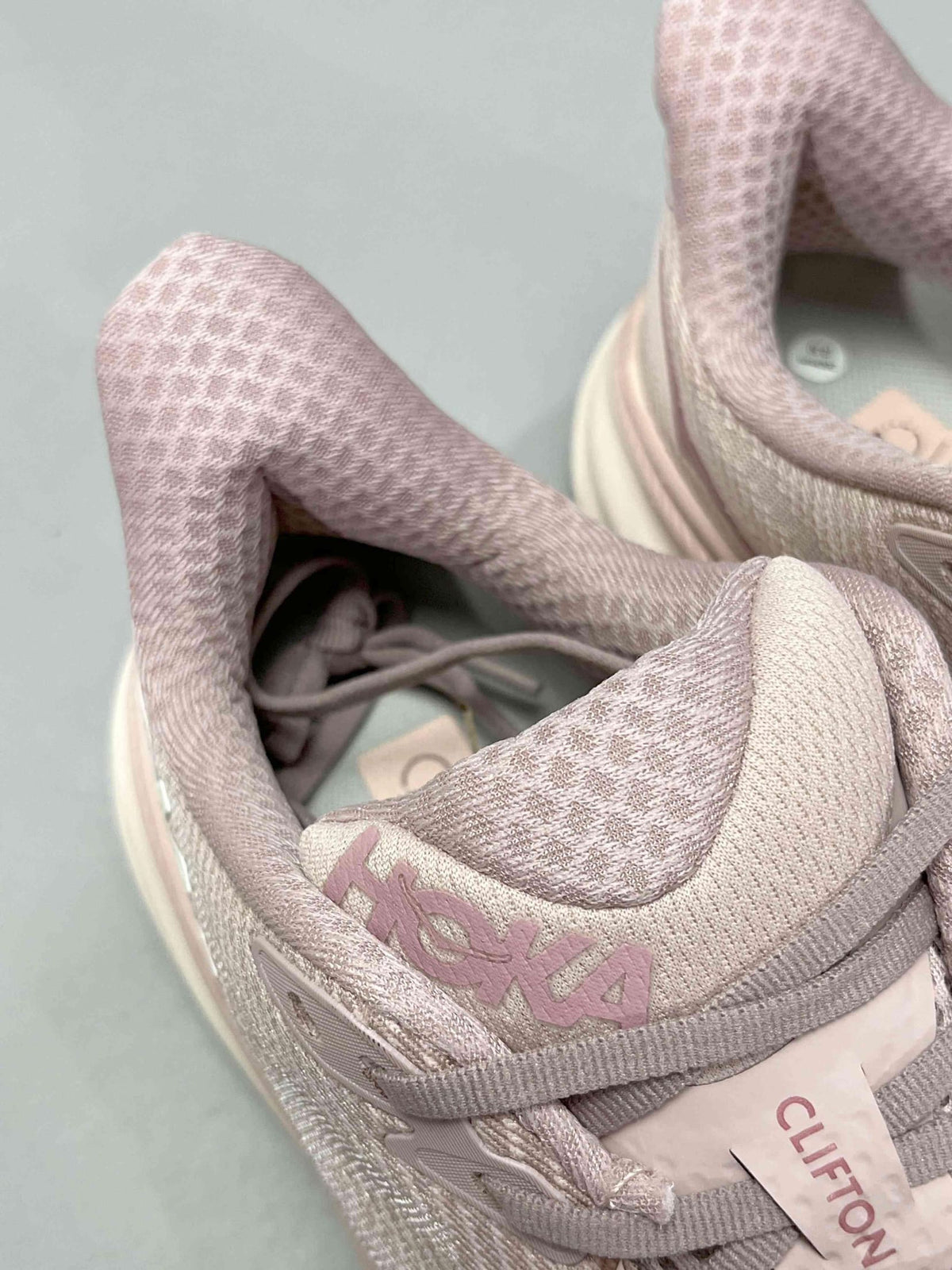 Hoka One One Clifton 9 'Peach Whip' | Banlieue91
