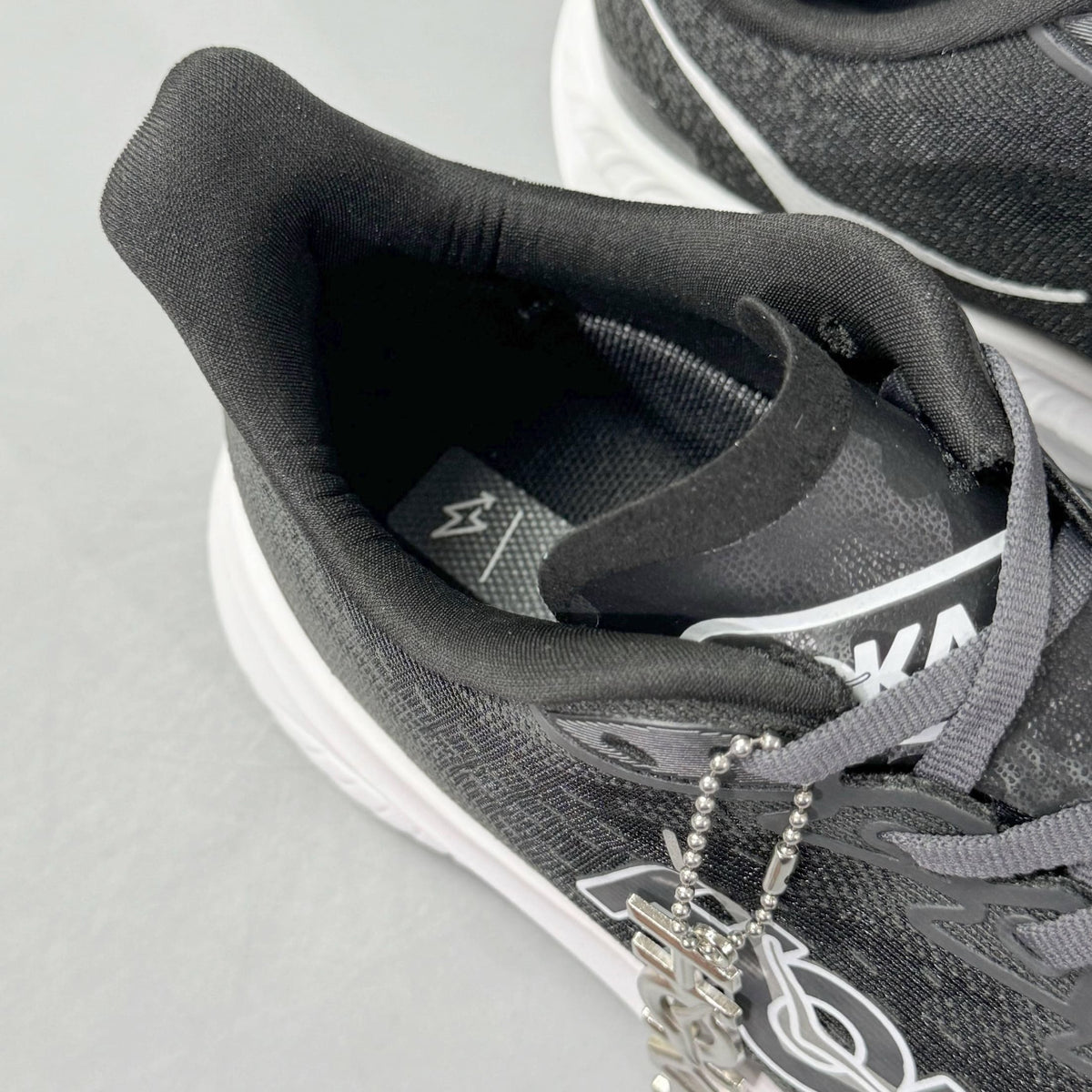 HOKA ONE ONE Mach 6 Wide 'Black White' | Banlieue91