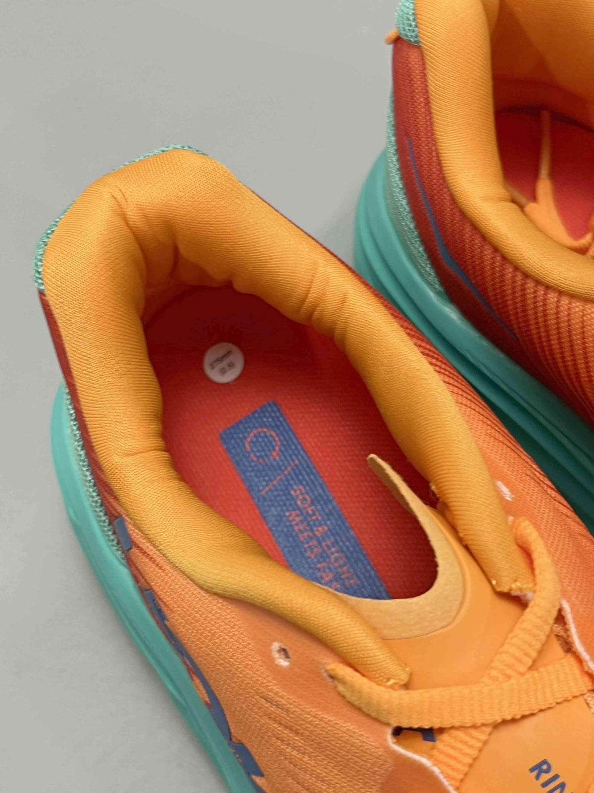 Hoka One One Rincon 3 'Blazing Orange' | Banlieue91