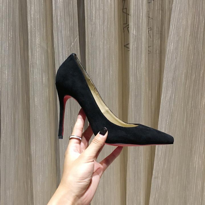 CHRISTIAN LOUBOUTIN - ESCARPIN FEMME - Banlieue91 -
