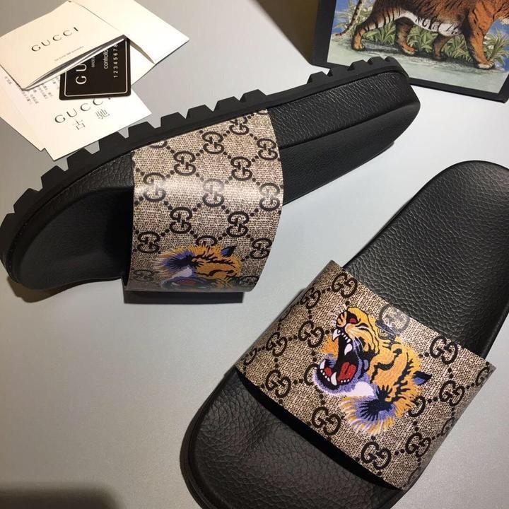 GUCCI Men's Luxurious Leather Slippers - New with Tags & Box - Banlieue91 -