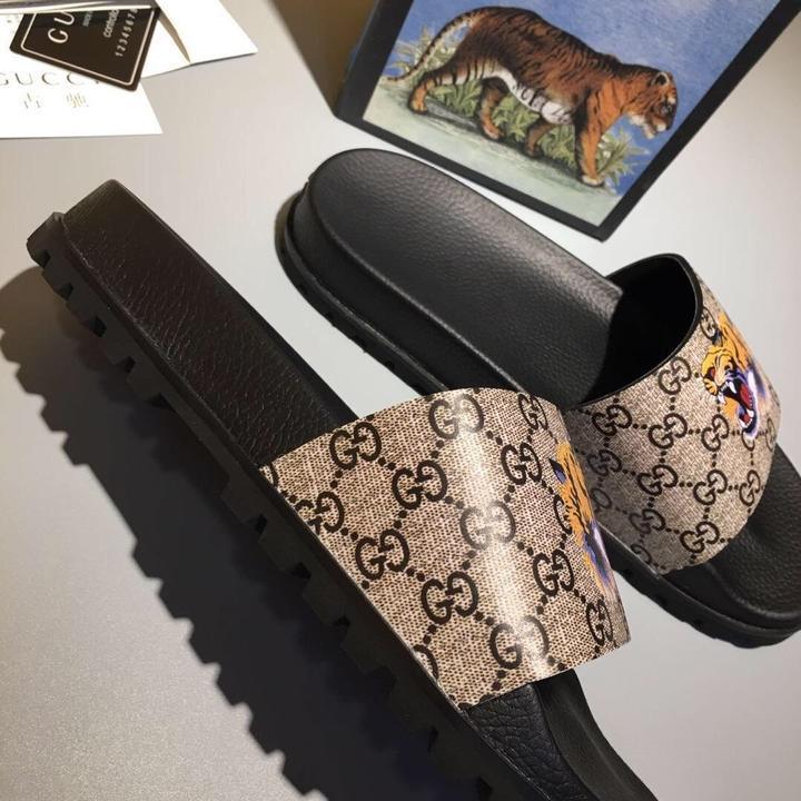 GUCCI Men's Luxurious Leather Slippers - New with Tags & Box - Banlieue91 -