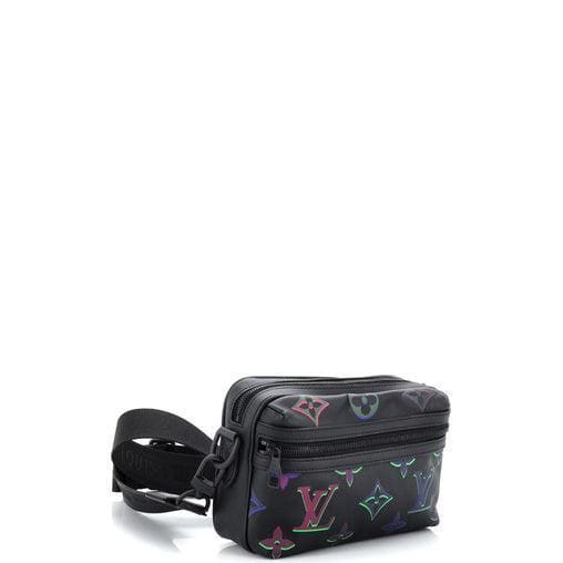 Louis Vuitton Comet Messenger Bag Spotlight Monogram Giant Leather PM | Banlieue91