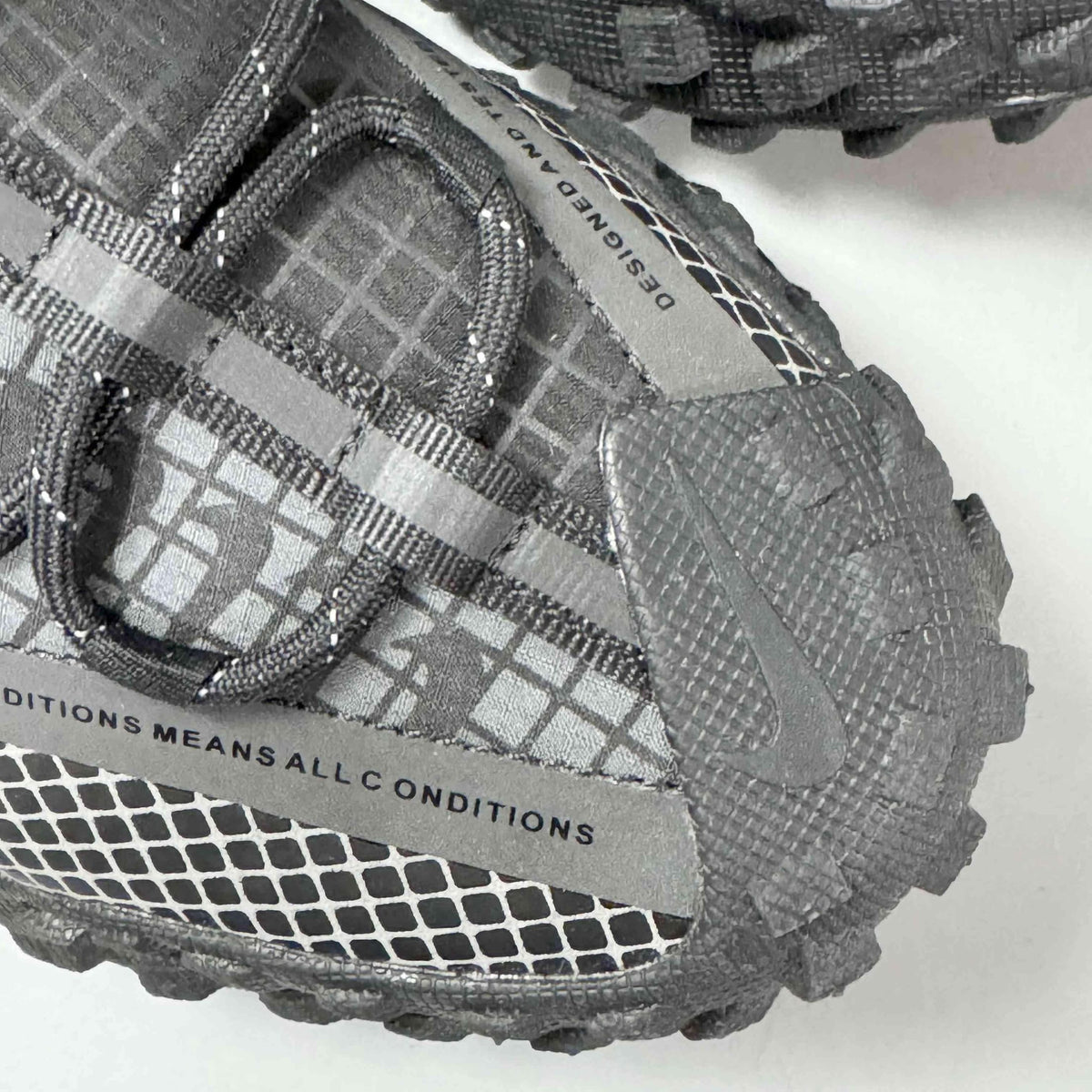 Nike ACG Mountain Fly Low 'Black Anthracite' | Banlieue91