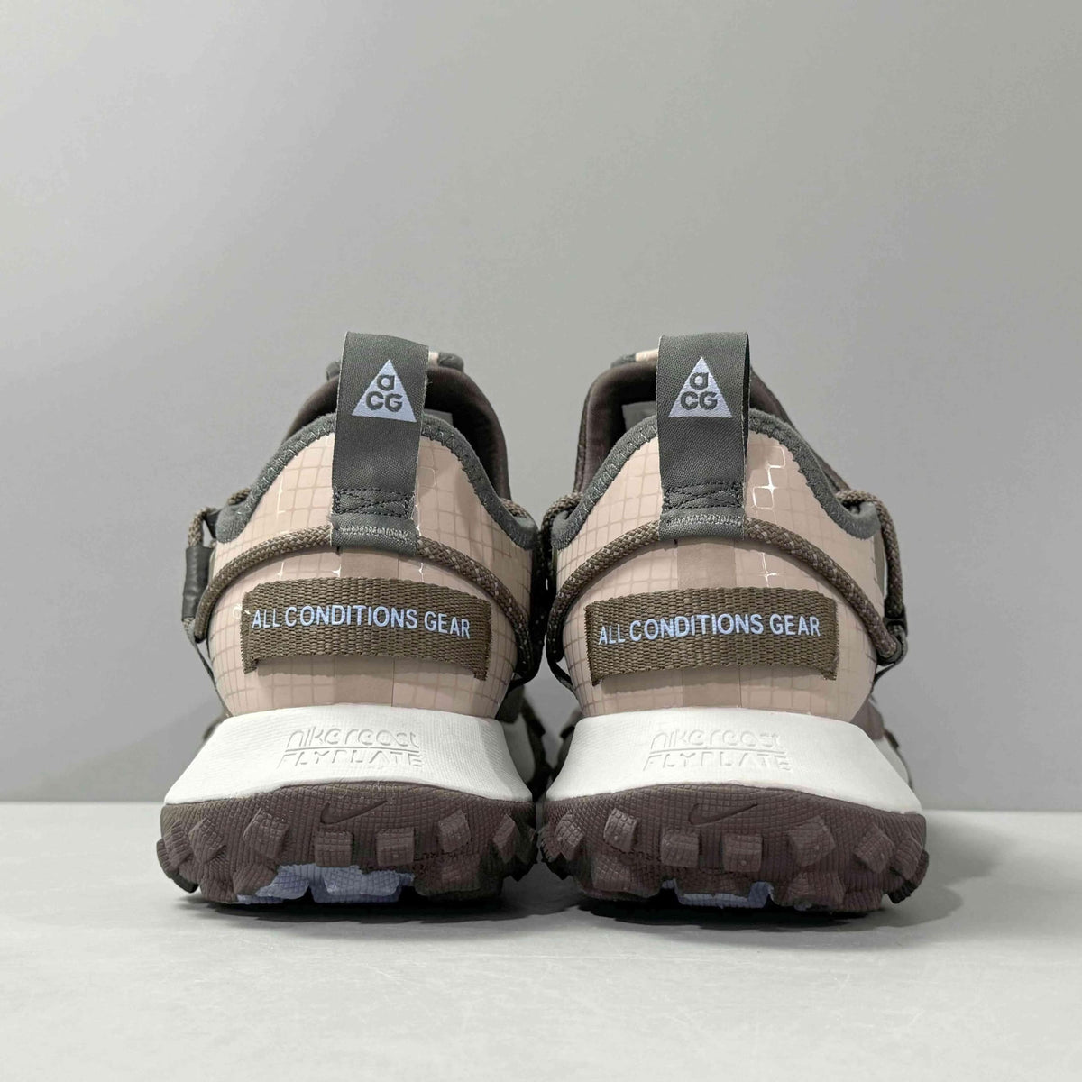 Nike ACG Mountain Fly Low SE 'Ironstone' | Banlieue91