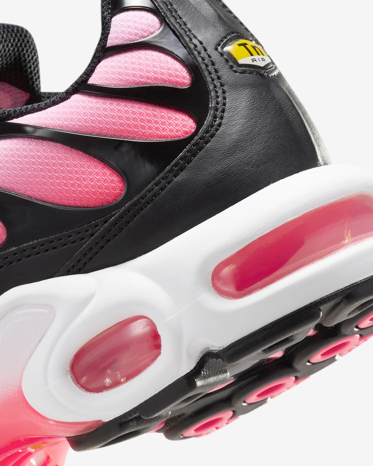 Nike Air Max Plus 'Black Hot Punch' | Banlieue91