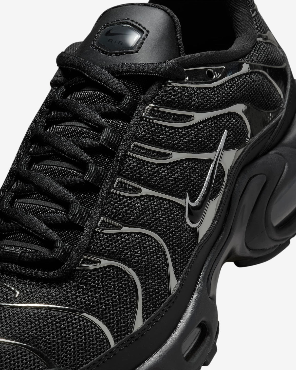 Nike Air Max Plus SE 'Black Chrome' | Banlieue91