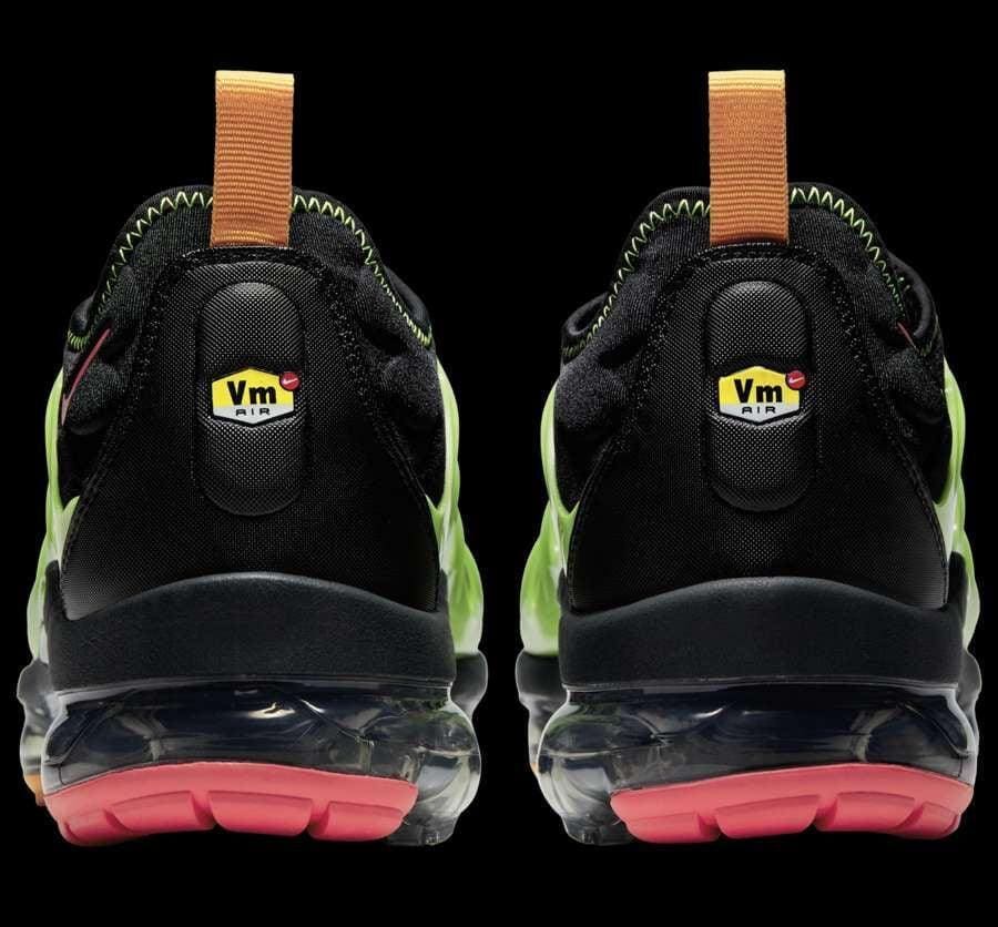 Nike Air VaporMax Plus 'Black Electric Green' | Banlieue91
