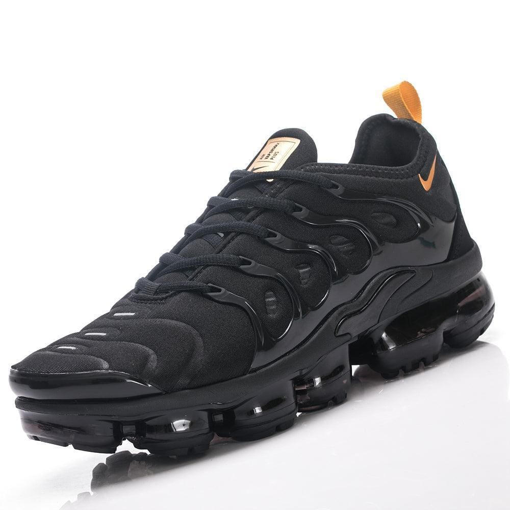 Nike Air VaporMax Plus Black Metallic Gold Sneakers | Banlieue91
