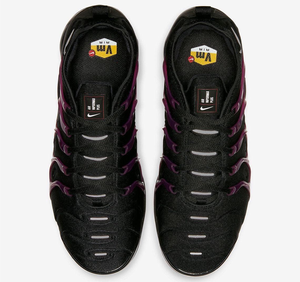 Nike Air VaporMax Plus 'Black Noble Red' | Banlieue91
