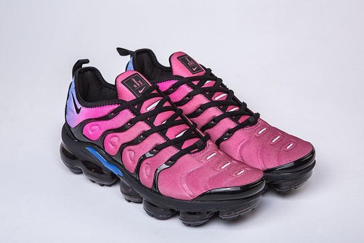 Nike Air VaporMax Plus 'Black Team Red Hyper Violet' | Banlieue91