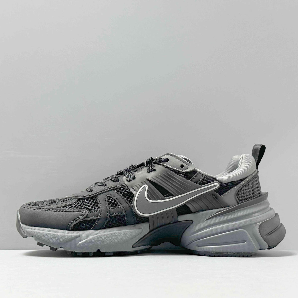 Nike V2K Run 'Black Dark Smoke Grey' | Banlieue91