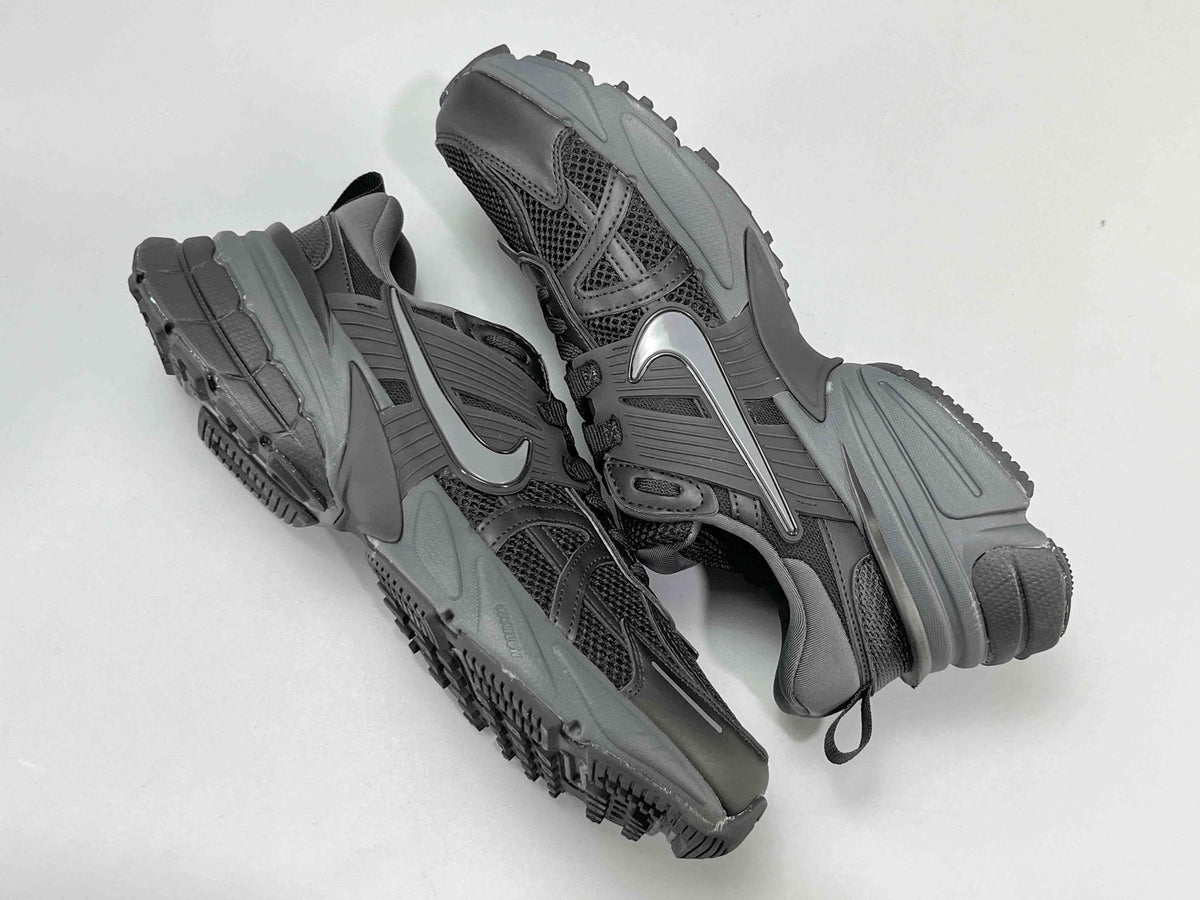 Nike V2K Run 'Metalic Silver Black' | Banlieue91