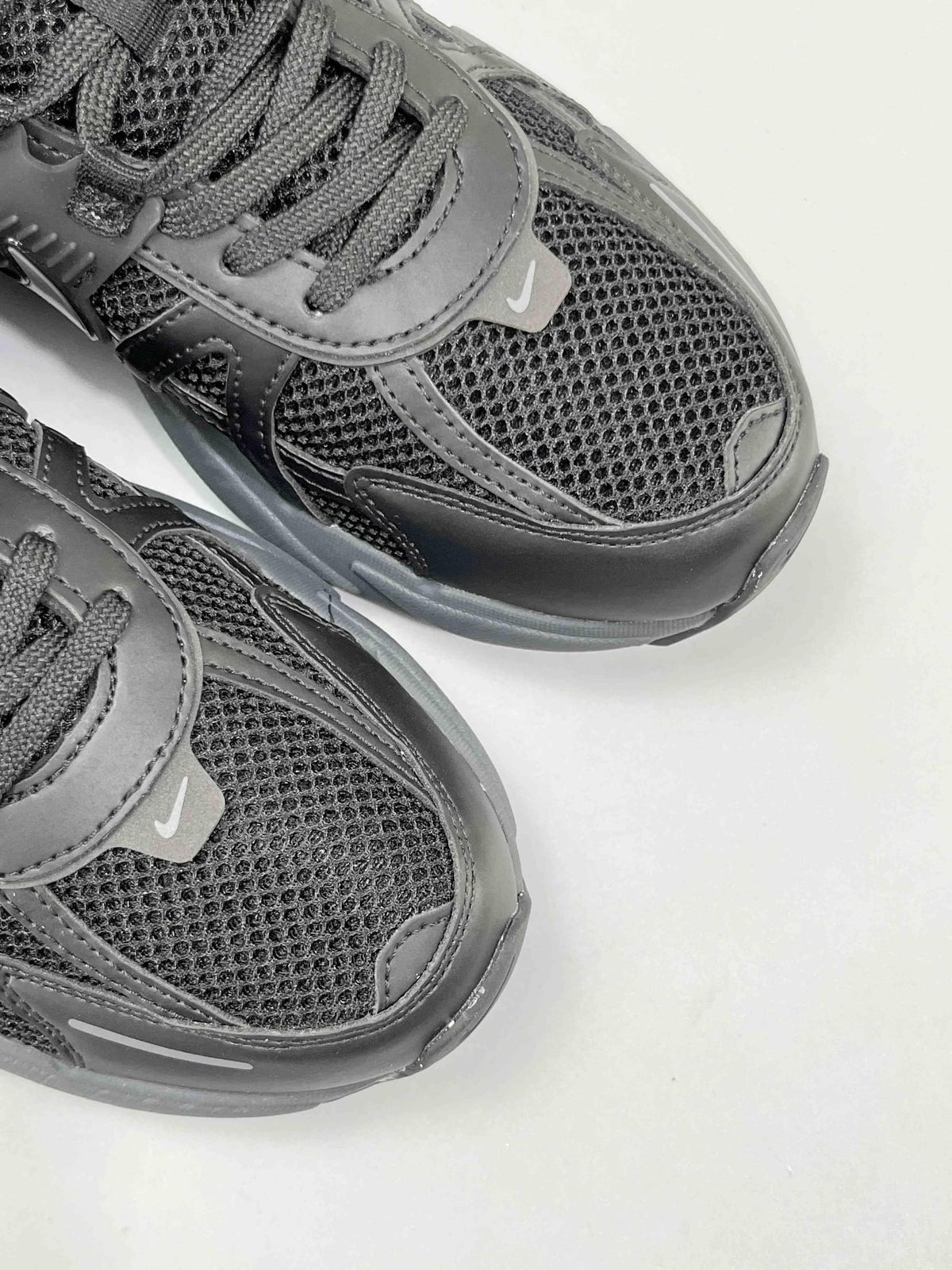 Nike V2K Run 'Metalic Silver Black' | Banlieue91