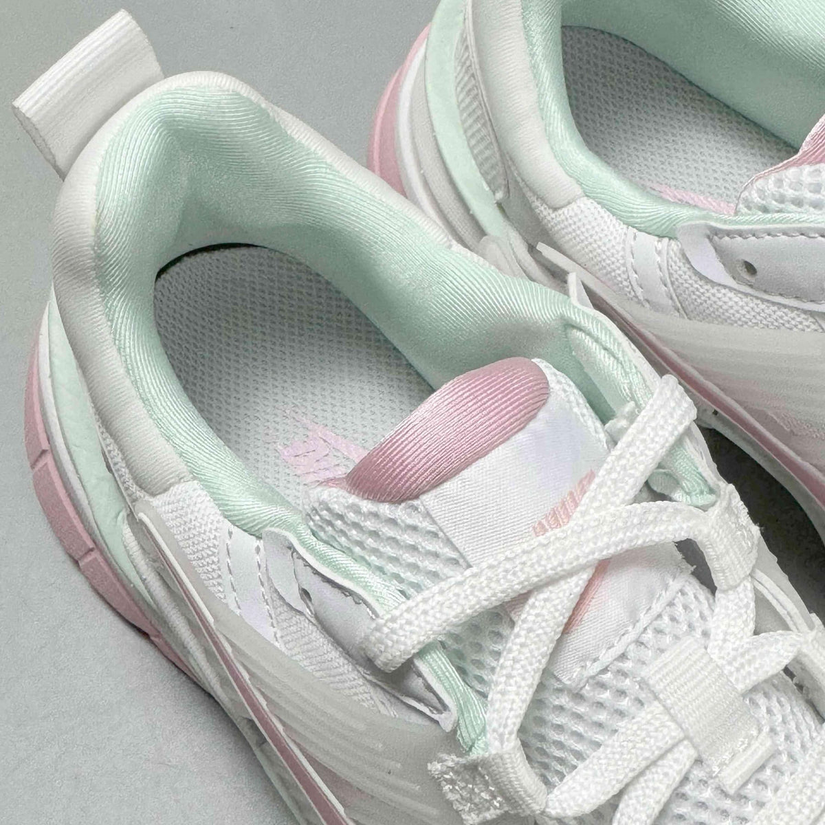 Nike V2K Run 'Pink' | Banlieue91
